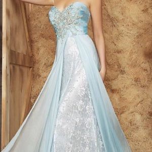 Like New: Mac Duggal Evening Gown